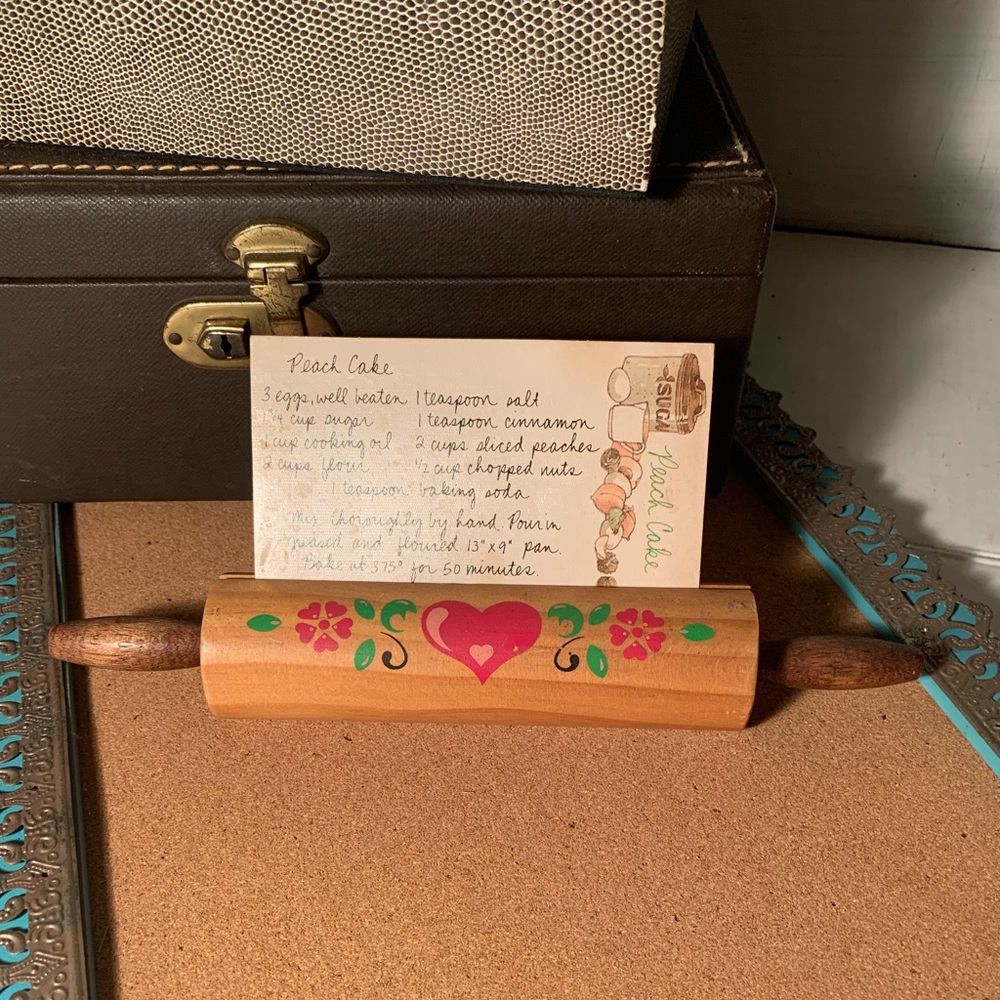 Vintage Rolling Pin Recipe Card Holder (B12)